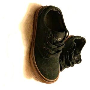 Vans Black Youth sz 2.5